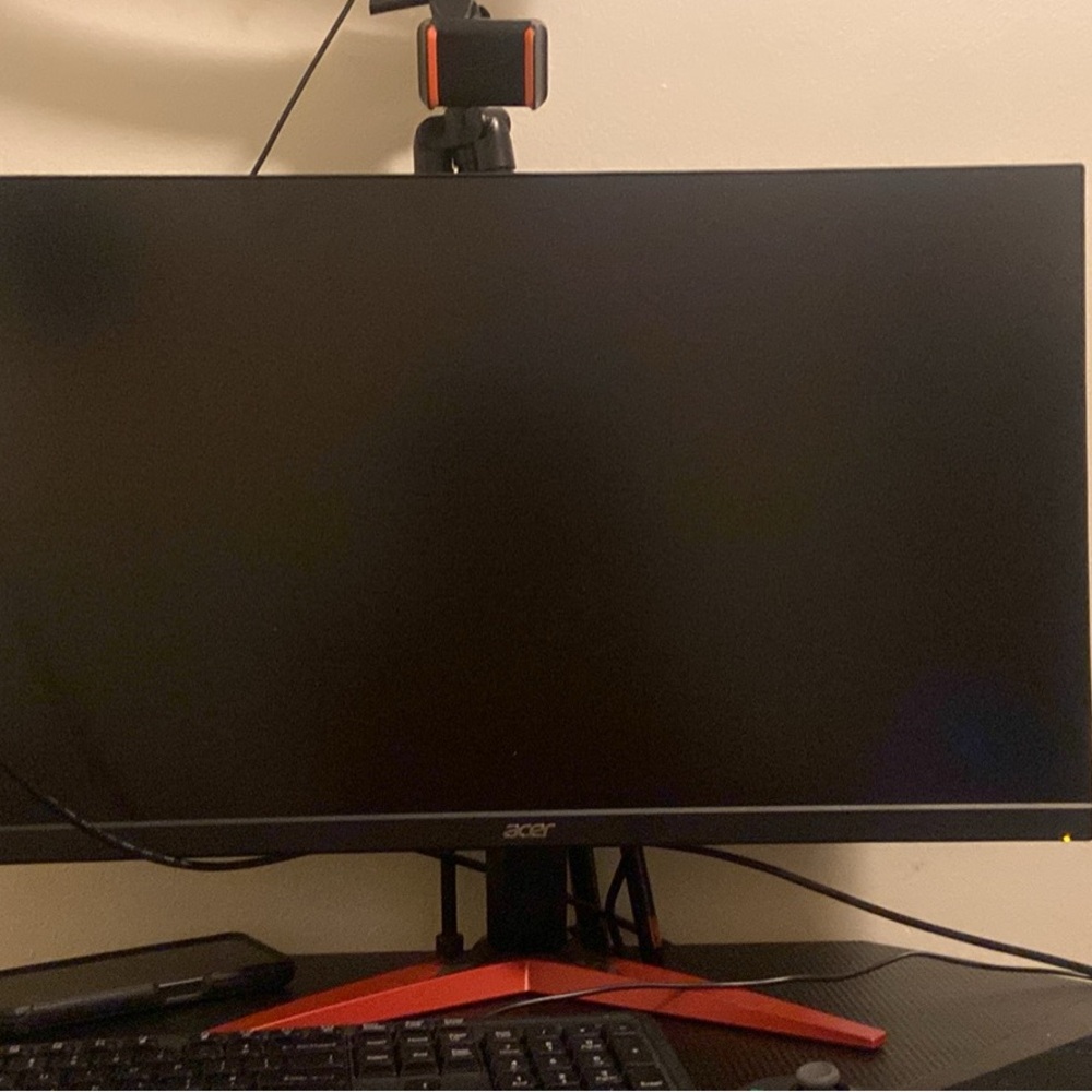Nitro Pc comes with 2 controllers,and studio equipment